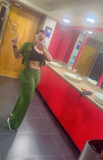 Laura, 35  female escort, Chattanooga