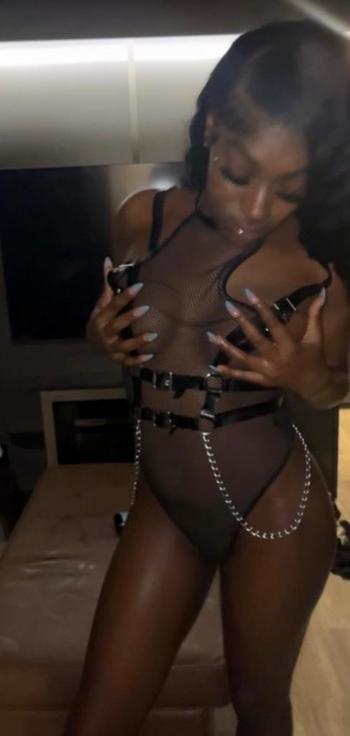 Chocolate , 22  female escort, Chattanooga